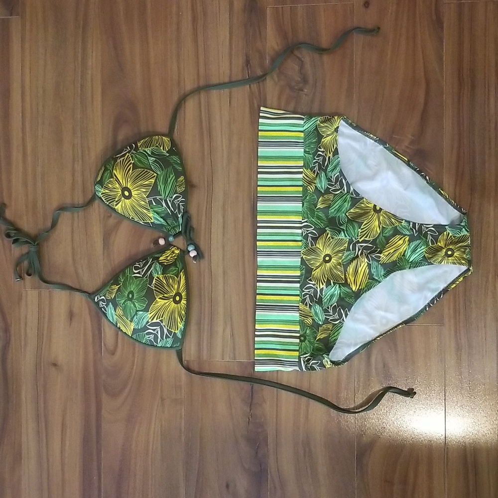 Point Zero Ocean women's dark green floral bathing suit set, size large (12-14)